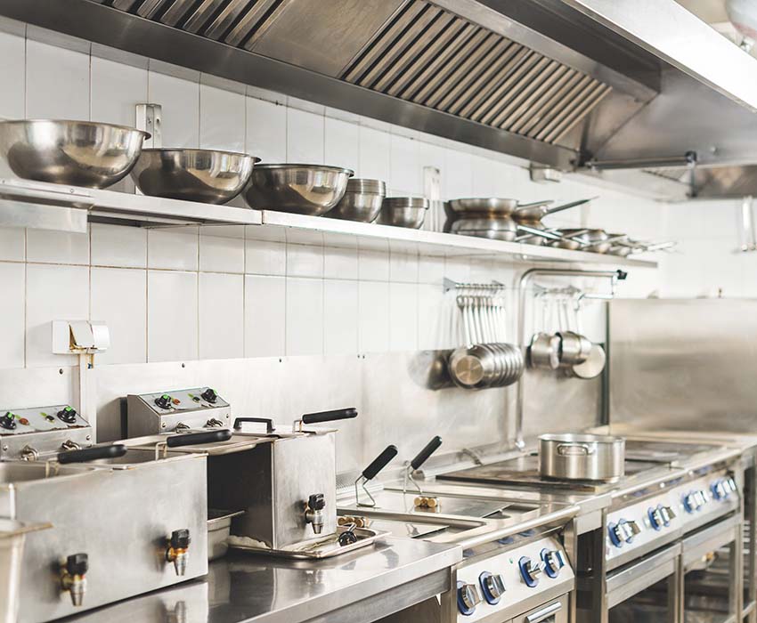 Limpieza profesional de cocina industrial en Madrid
