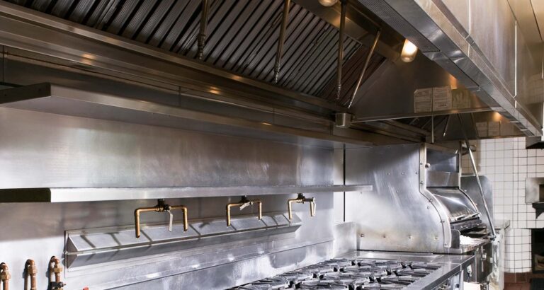 Cocina industrial limpia